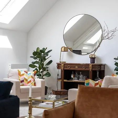 Grande Maison Design 10 Personnes 别墅